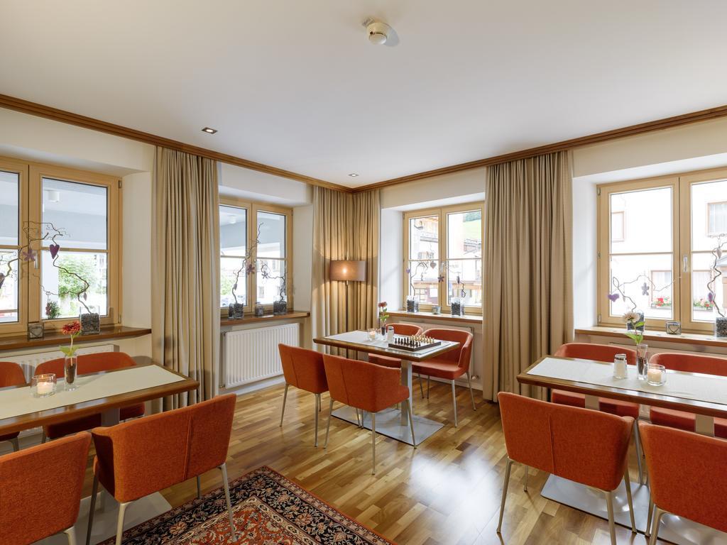 Quality Hosts Arlberg - Hotel Goldenes Kreuz B&B St. Anton am Arlberg Exterior foto